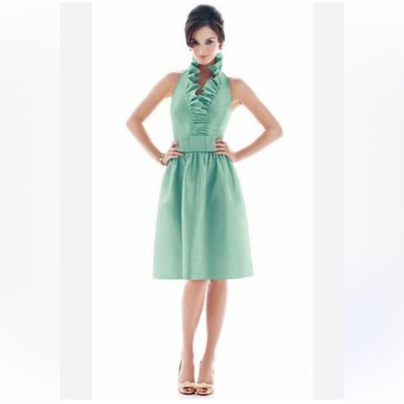 ALFRED SUNG Dresses & Skirts - Alfred Sung sleeveless cocktail dress featuring a ruffled neckline 10